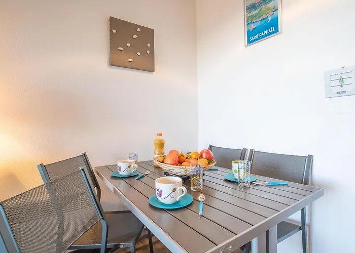 Apartment Le Village - C8 245 By Interhome Saint-Raphaël