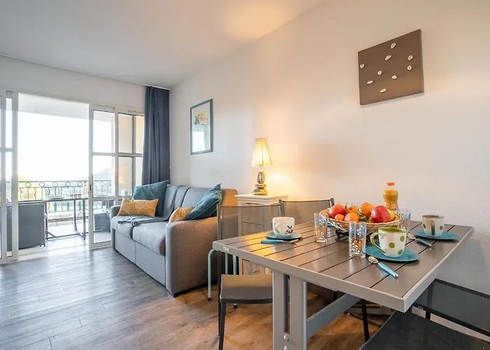Apartment Le Village - C8 245 By Interhome Saint-Raphaël